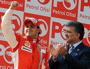 Felipe Massa sul podio ad Istanbul.